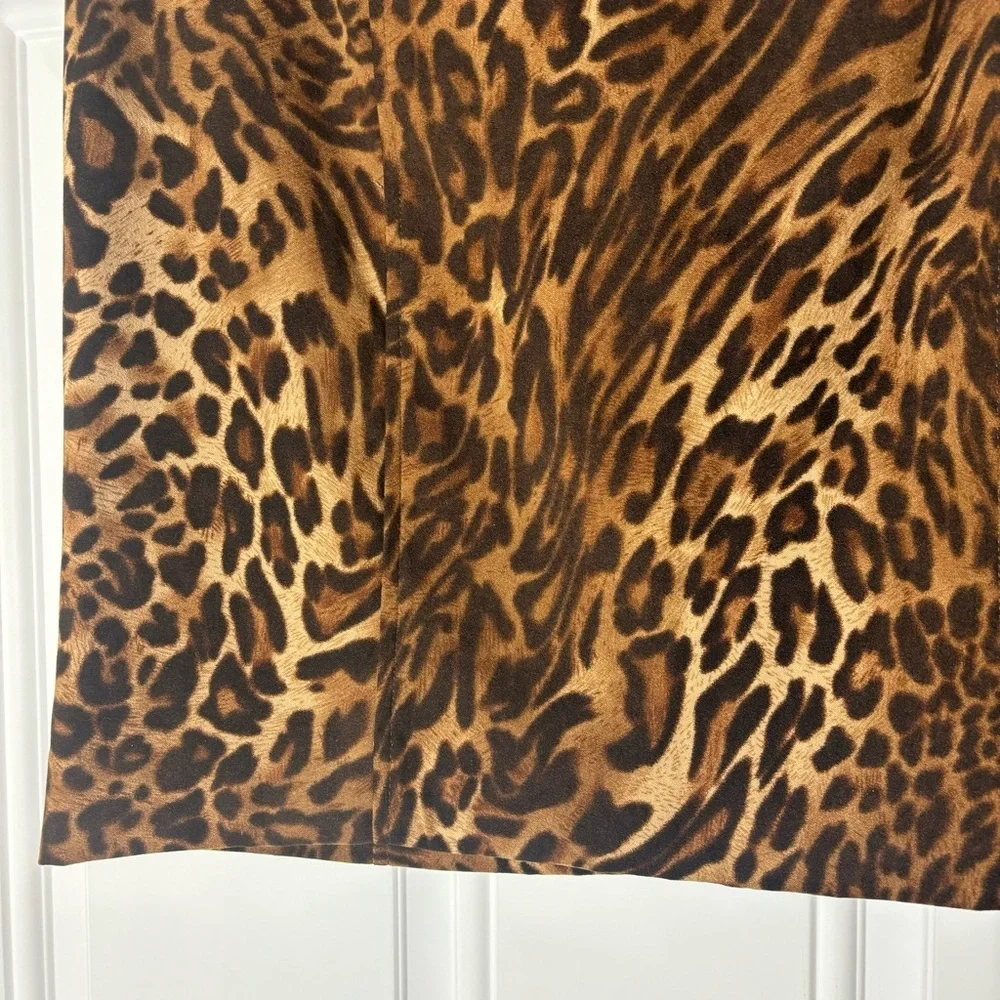 ❤️2/$15 or 3/$21❤️ Laura Scott Leopard Pencil Skirt, Size 10